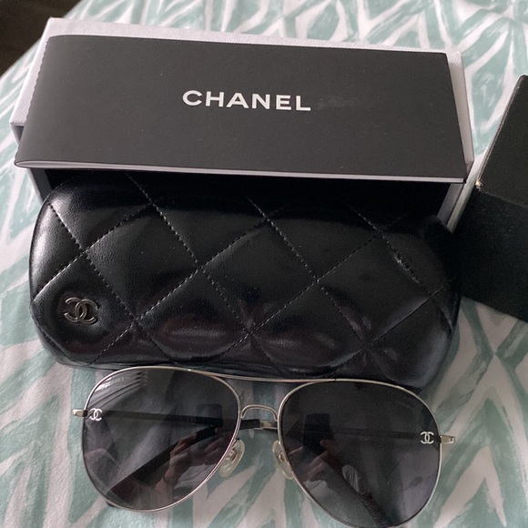Channel limited edition aviator with box authenticity - Picture 2 of 5
